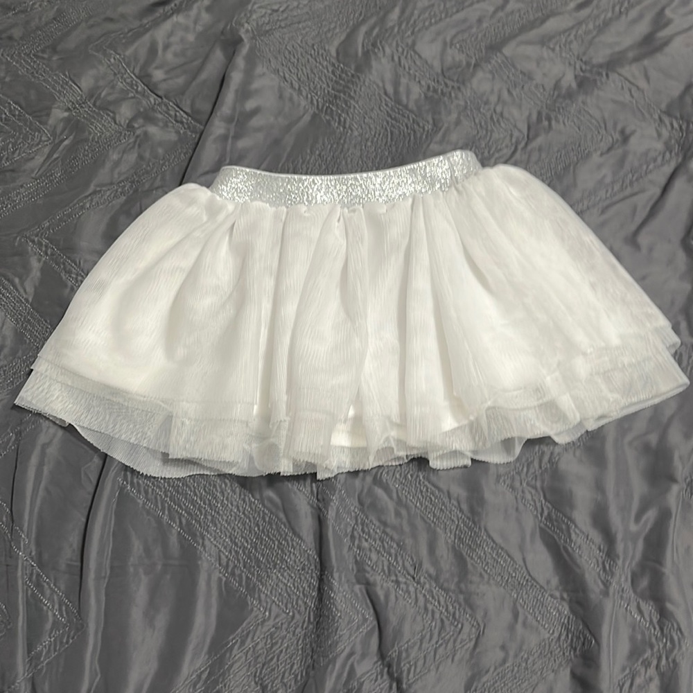 White/silver skirt
